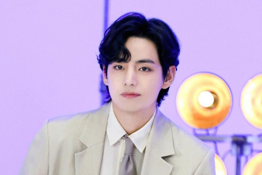 Rộ tin V BTS ra mắt album solo vào quý 3 năm nay - Ảnh 1.