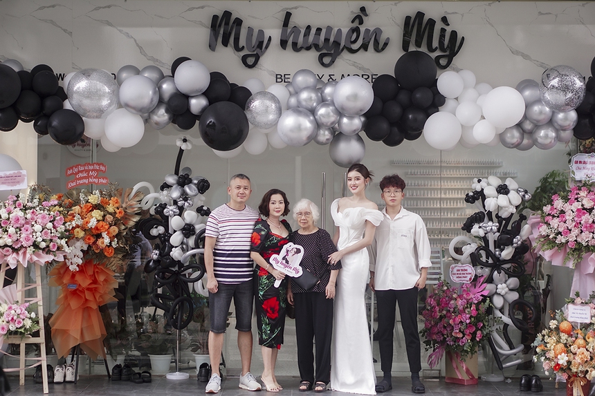 Rời xa showbiz, Á hậu Huyền My khởi nghiệp dự án kinh doanh đầu tay - Ảnh 1.