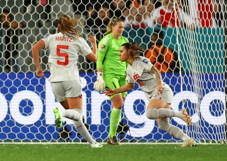 Trực tiếp bóng đá nữ Philippines vs nữ Thụy Sĩ: Thụy Sĩ dẫn 1-0 - Ảnh 4.