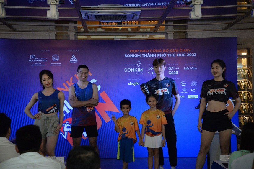 Chi Pu cùng 4 nghìn người dự Giải chạy Sơn Kim Thành phố Thủ Đức 2023 - Ảnh 3.