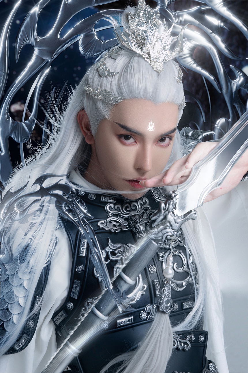 Cosplayer Phúc Cường: Thừa nhận 9 lần 'dao kéo' để 'đổi đời' - Ảnh 1.