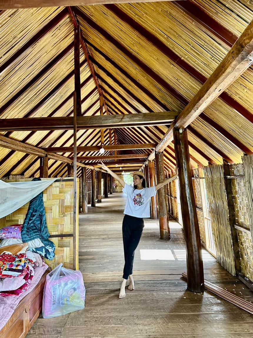 Hoa hậu H'hen Niê mạnh tay tậu hẳn 3 căn nhà liền nhau để làm nhà mới tặng người thân - Ảnh 1. Hoa hậu H'hen Niê mạnh tay tậu hẳn 3 căn nhà liền nhau để làm nhà mới tặng người thân - Ảnh 1.