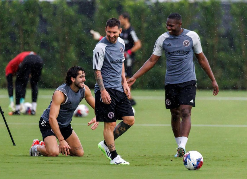 Tin nóng bóng đá tối 21/7: MU giúp Ten Hag tái hợp thêm một trò cũ - Ảnh 4. Tin nóng bóng đá tối 21/7: MU giúp Ten Hag tái hợp thêm một trò cũ - Ảnh 4.