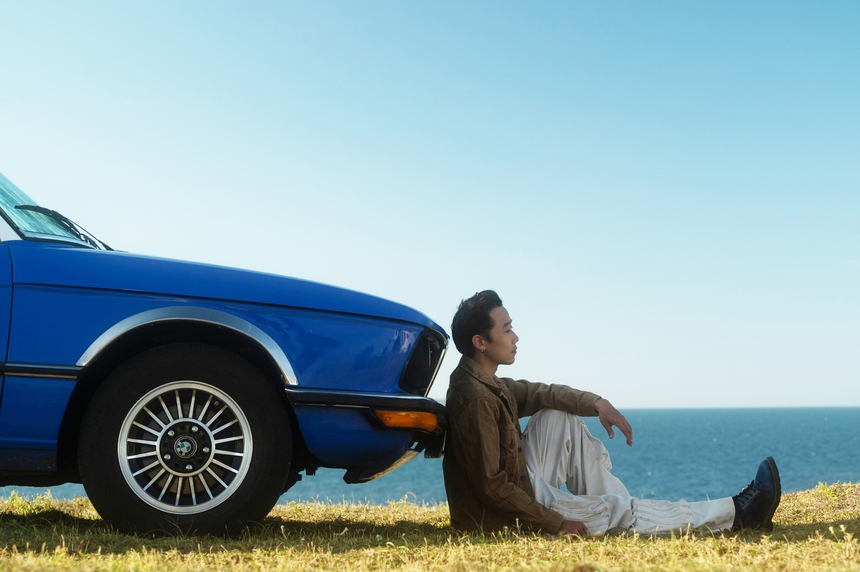 Madihu đánh dấu con đường âm nhạc mới với ca khúc 'Không có em' - Ảnh 1.