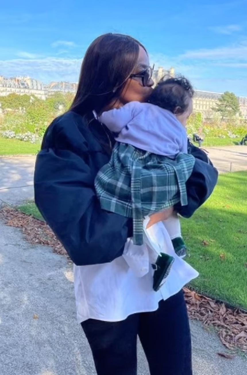 (Bài đăng Chủ nhật) Bê bối và bi kịch cay đắng sau hào quang của các siêu mẫu thập niên 1990 Naomi Campbell và Christy Turlington - Ảnh 17.