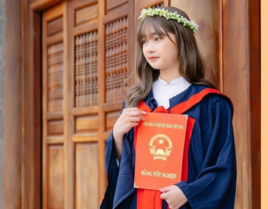 Vượt qua bệnh tật trở thành thủ khoa khối C - Ảnh 1.