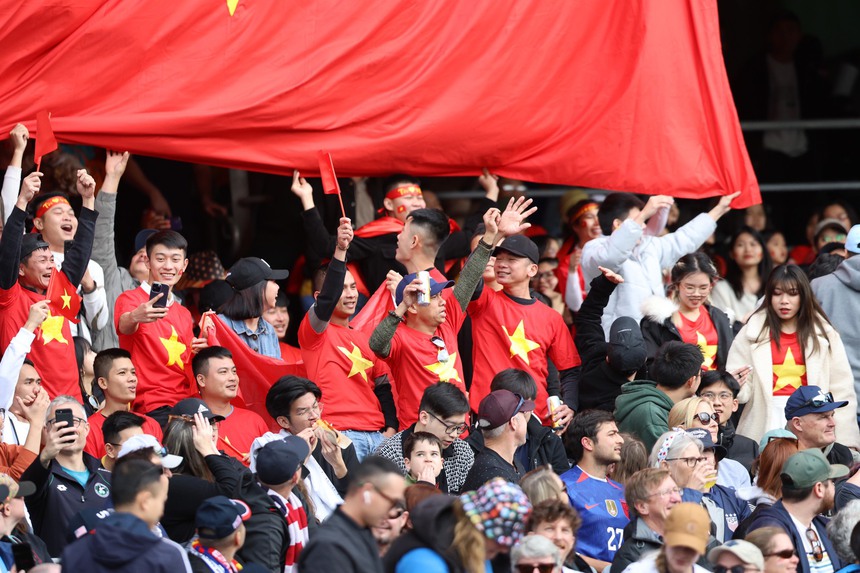 Ghi chép từ sân Eden Park: Và trên khán đài, họ hát: 'Việt Nam, Hồ Chí Minh' - Ảnh 2.