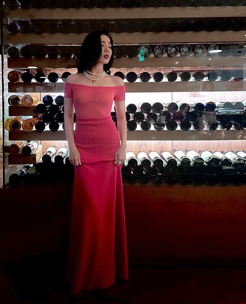 Sao Việt 22/7: Hứa Vĩ Văn hội ngộ trai đẹp Harry Lu, Hoa hậu H'Hen Niê ăn mặc giản dị lên rẫy xem cà phê - Ảnh 3.