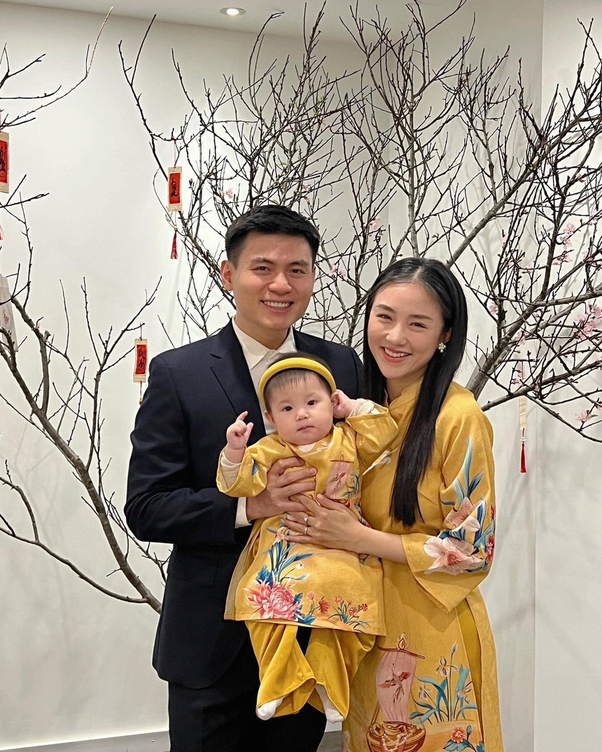 Từ danh xưng hotgirl Hà Thành, Salim chuyển thành hotmom gây 'bão' mạng xã hội - Ảnh 10.