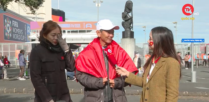 Mẹ của Huỳnh Như bật khóc, không nói nên lời trước trận đấu lịch sử của con gái - Ảnh 2.