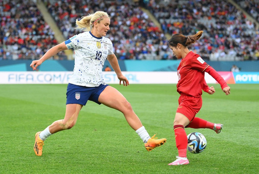 Tiền vệ cao 1m50 của ĐT Việt Nam tạo khoảnh khắc trước thủ môn thuộc top 5 thế giới, 30 tuổi được ví như 'Kante' của ĐTQG - Ảnh 3. Tiền vệ cao 1m50 của ĐT Việt Nam tạo khoảnh khắc trước thủ môn thuộc top 5 thế giới, 30 tuổi được ví như 'Kante' của ĐTQG - Ảnh 3.