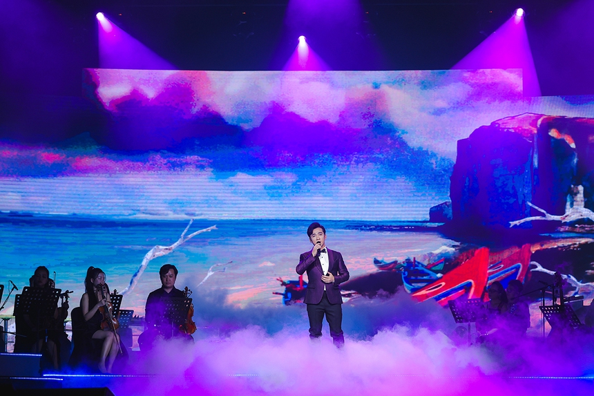 Ca sĩ Quang Hào tái hiện những dấu ấn đáng nhớ trên 'Con đường âm nhạc' - Ảnh 1.