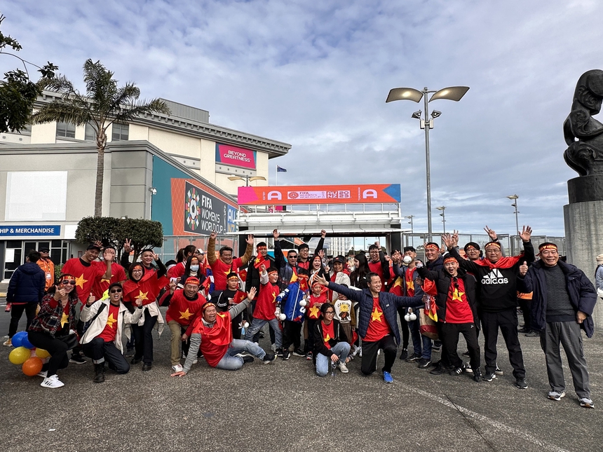 Trong những tiếng hát ầm vang Eden Park - Ảnh 1.