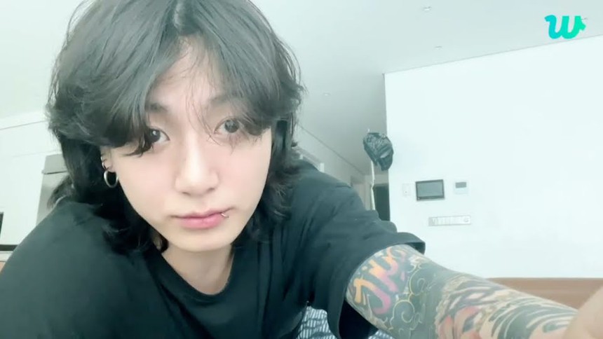 Jungkook BTS đang thể hiện khía cạnh 'thật' của mình, không còn muốn giữ hình ảnh đẹp trước mắt fan - Ảnh 3.