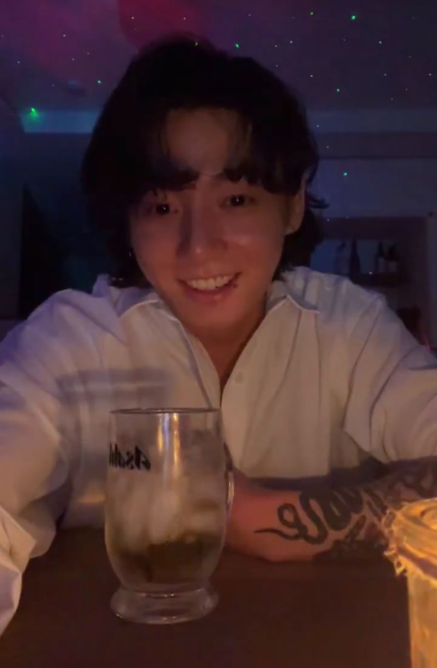 Jungkook BTS đang thể hiện khía cạnh 'thật' của mình, không còn muốn giữ hình ảnh đẹp trước mắt fan - Ảnh 5.