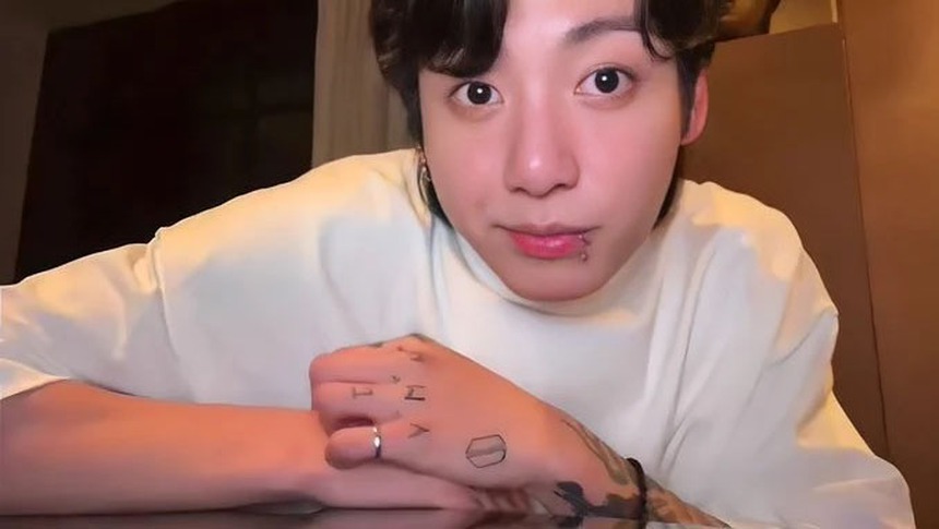 Jungkook BTS đang thể hiện khía cạnh 'thật' của mình, không còn muốn giữ hình ảnh đẹp trước mắt fan - Ảnh 8.
