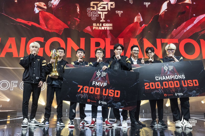 Luôn ủng hộ con làm game thủ, người mẹ vỡ òa khi con vô địch Liên quân Mobile thế giới - Ảnh 3.