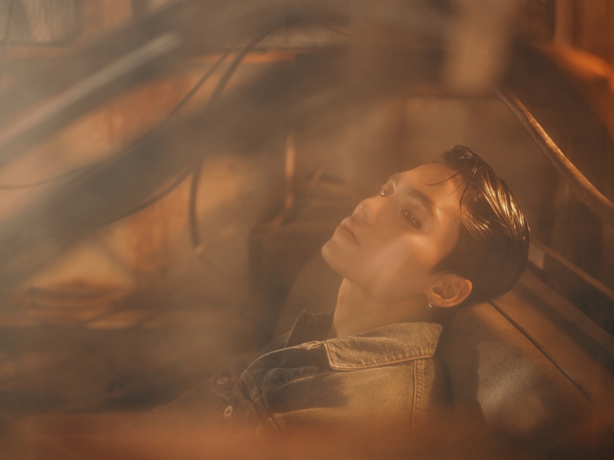 MONO tung ảnh hậu trường MV "Em Là", nhan sắc chấp mọi phong cách - Ảnh 3. MONO tung ảnh hậu trường MV "Em Là", nhan sắc chấp mọi phong cách - Ảnh 3.