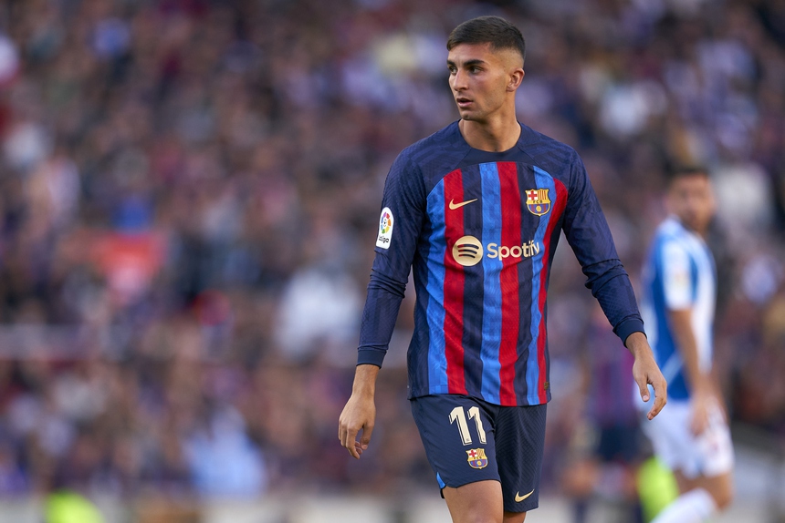 Barca phải bán để mua tiếp - Ảnh 1.