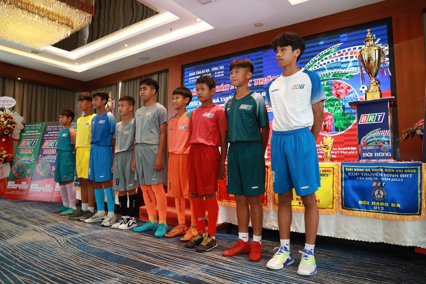 HLV Park Hang Seo "truyền lửa" cho cầu thủ nhí - Ảnh 2.