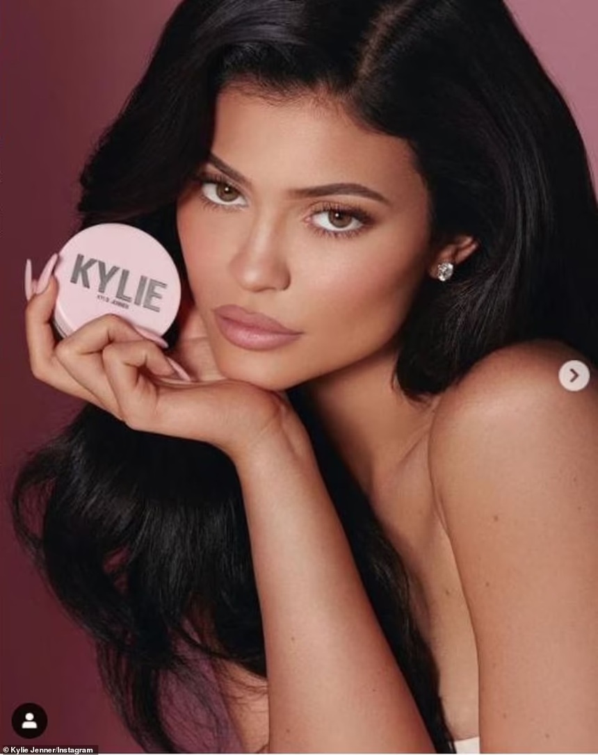 'Soi' khối tài sản hàng tỷ USD của các thành viên gia đình Kardashian, ai là giàu nhất? - Ảnh 6. 'Soi' khối tài sản hàng tỷ USD của các thành viên gia đình Kardashian, ai là giàu nhất? - Ảnh 6.