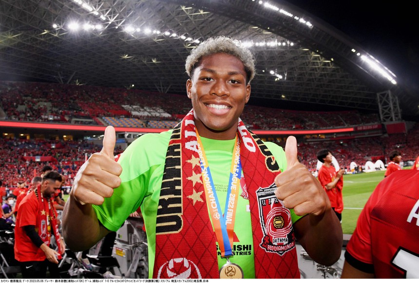 Tin chuyển nhượng MU 24/7: MU chiêu mộ thủ môn Nhật Bản, chia tay Elanga - Ảnh 3.