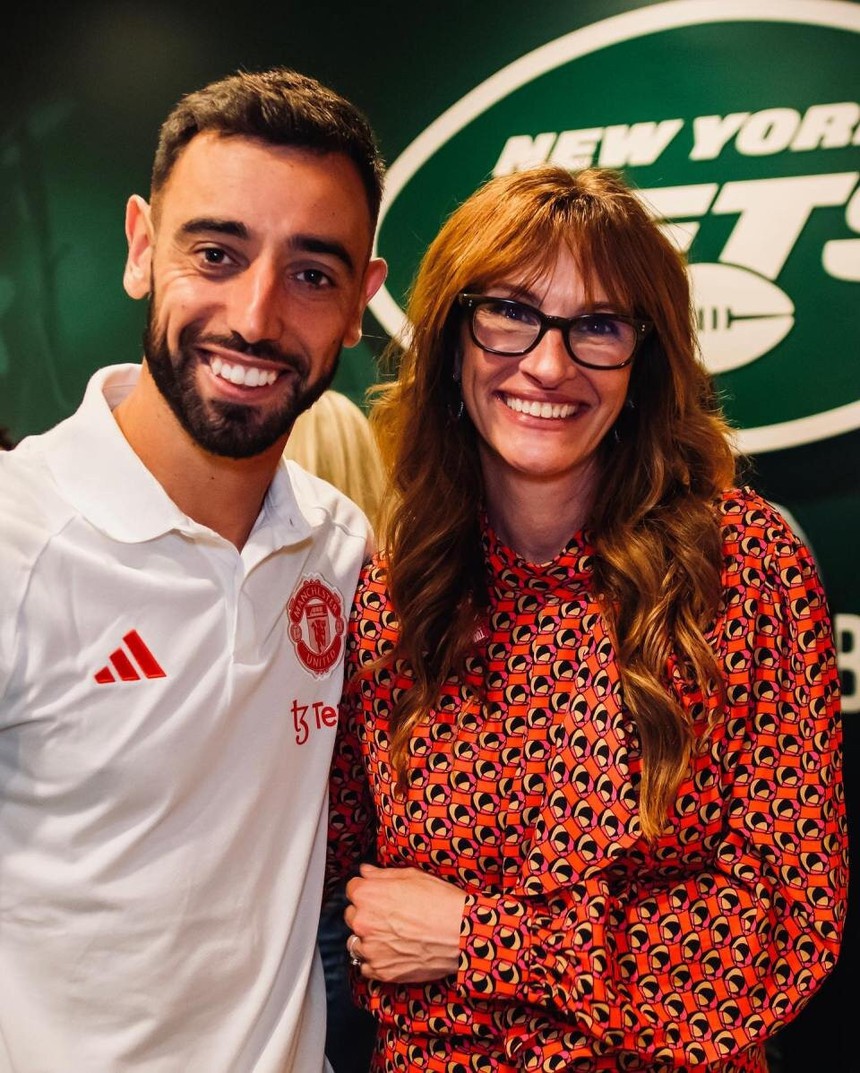 Julia Roberts vui vẻ với cầu thủ MU, fan gọi Guardiola là 'kẻ thất bại' - Ảnh 4.