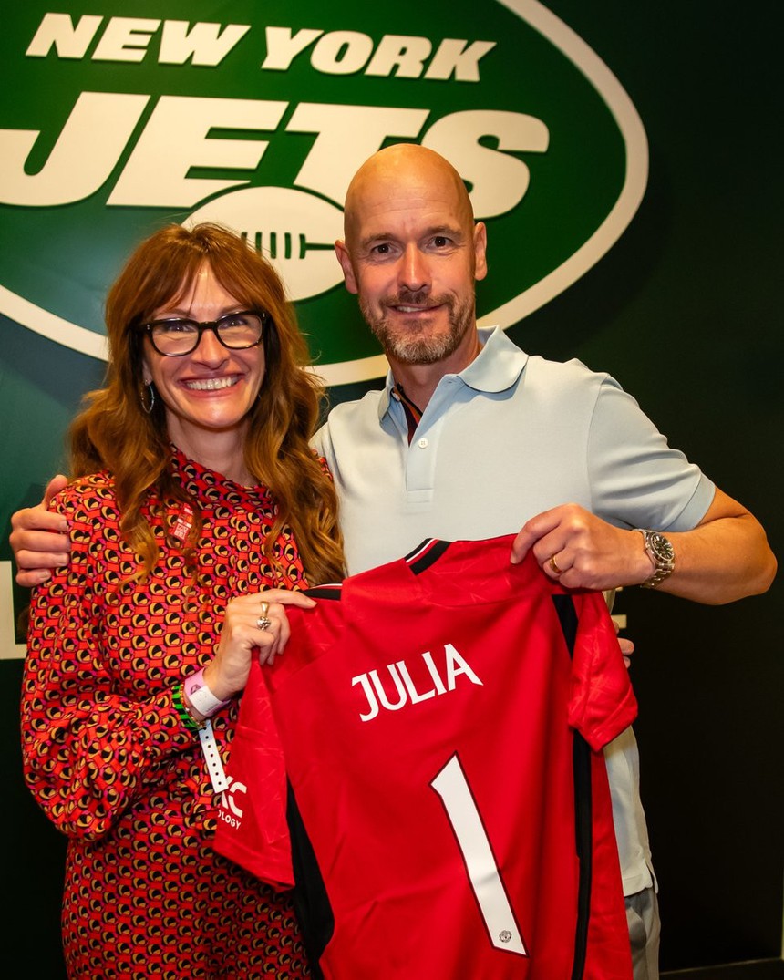 Julia Roberts vui vẻ với cầu thủ MU, fan gọi Guardiola là 'kẻ thất bại' - Ảnh 7.