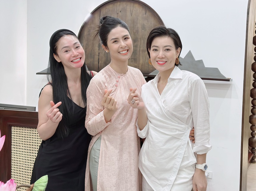 Hé lộ loạt ảnh mẹ Shark Bình đưa Phương Oanh đi thử áo dài chuẩn bị cho ngày cưới - Ảnh 6.