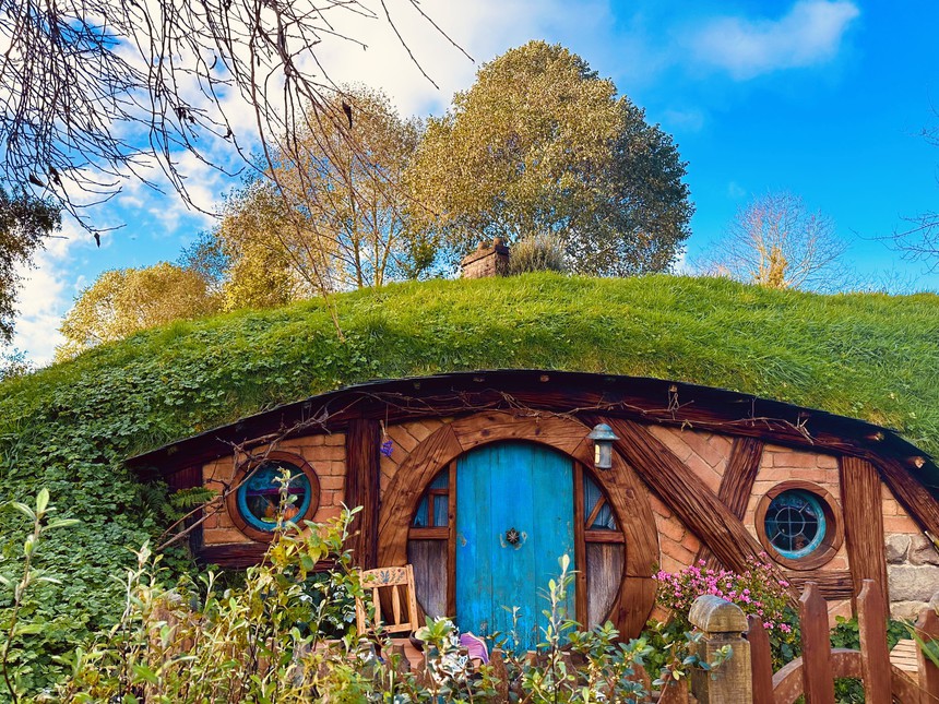 Trên “mảnh đất của những đám mây trắng chạy dài” - Ảnh 1. Trên “mảnh đất của những đám mây trắng chạy dài” - Ảnh 1.