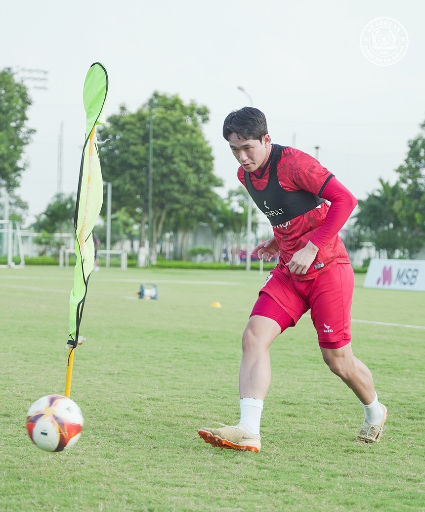 Bóng đá Việt Nam 25/7: Tuyển nữ Việt Nam tập kín, CAHN mất trung vệ quan trọng - Ảnh 3. Bóng đá Việt Nam 25/7: Tuyển nữ Việt Nam tập kín, CAHN mất trung vệ quan trọng - Ảnh 3.