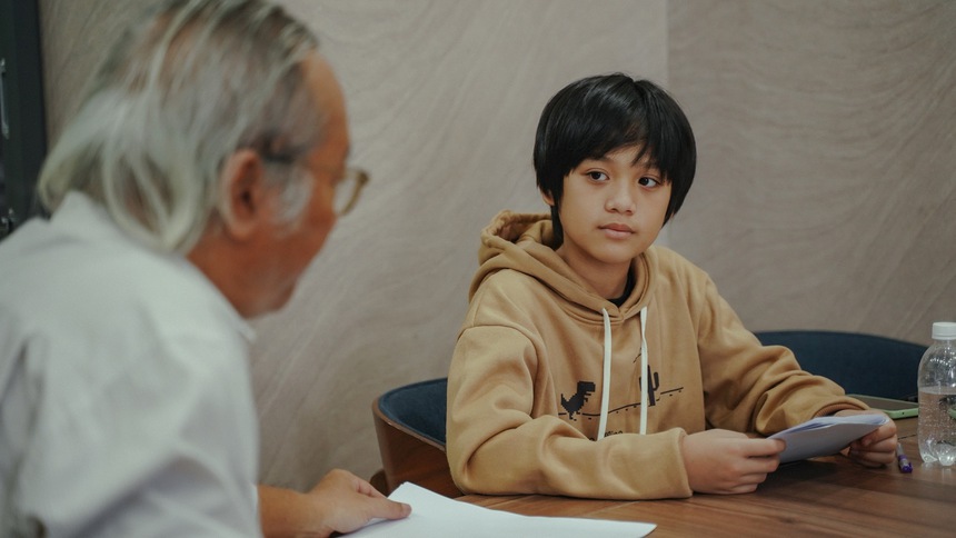 Phim điện ảnh 'Đất Rừng Phương Nam' hé lộ cảnh nhảy cầu đầy mạo hiểm của 'bé an' Hạo Khang - Ảnh 4.