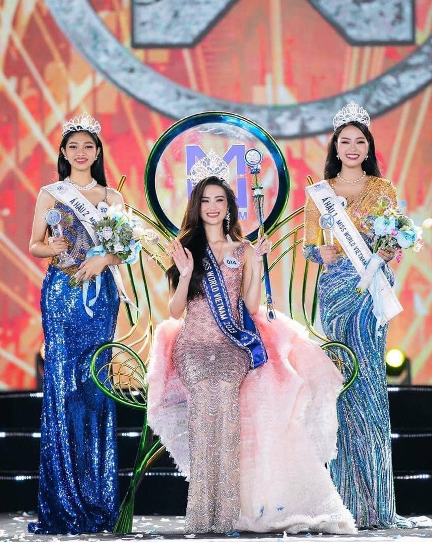 Hành trình 'lột xác' ngoạn mục của Tân Hoa hậu Huỳnh Trần Ý Nhi - Ảnh 13. Hành trình 'lột xác' ngoạn mục của Tân Hoa hậu Huỳnh Trần Ý Nhi - Ảnh 13.