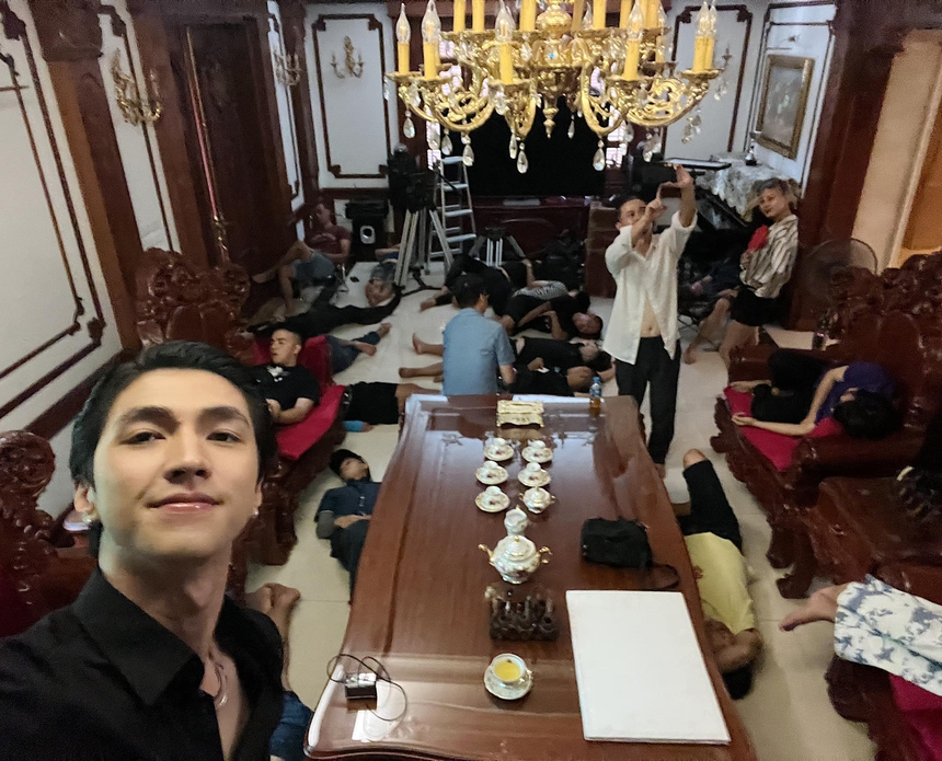 Sao Việt 26/7: Minh Hằng gặp gỡ hội bạn trước khi lâm bồn, Lona Kiều Loan khoe khéo thân hình nóng bỏng với bikini xuyên thấu - Ảnh 6.