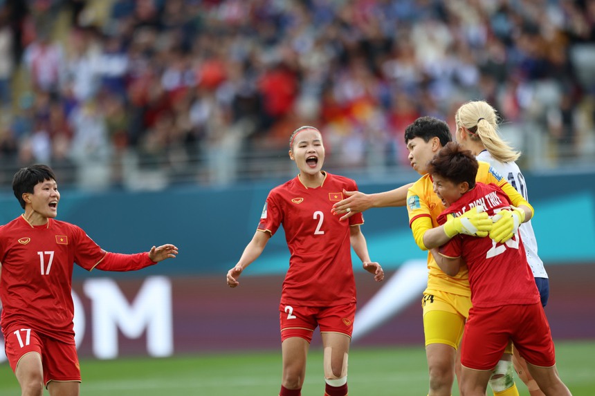 Cầu thủ ĐT nữ Việt Nam phải nộp thuế với khoản thưởng từ FIFA, giật mình gần 100 triệu đồng/ người - Ảnh 3.