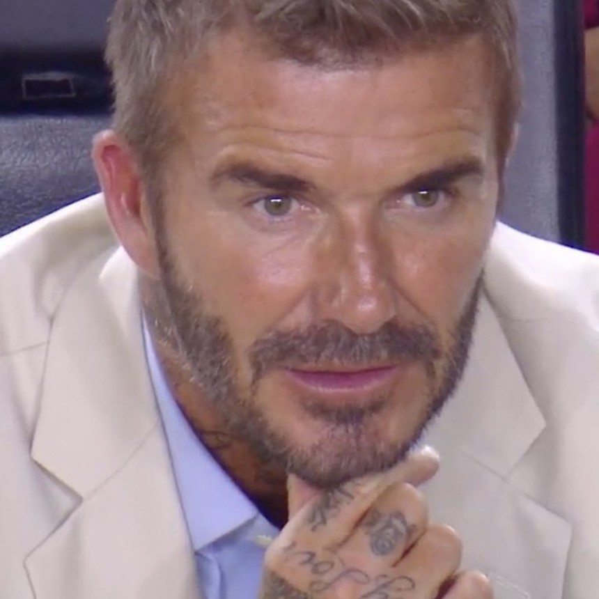 Messi gây sốt với kiểu ăn mừng ‘thần lực’, khiến Beckham ngây ngất với màn trình diễn chói sáng - Ảnh 3.