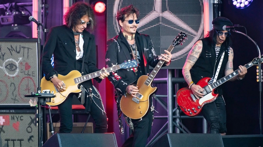 Sức khỏe của Johnny Depp gây lo ngại sau khi nam diễn viên bất tỉnh trong phòng khách sạn - Ảnh 4. Sức khỏe của Johnny Depp gây lo ngại sau khi nam diễn viên bất tỉnh trong phòng khách sạn - Ảnh 4.