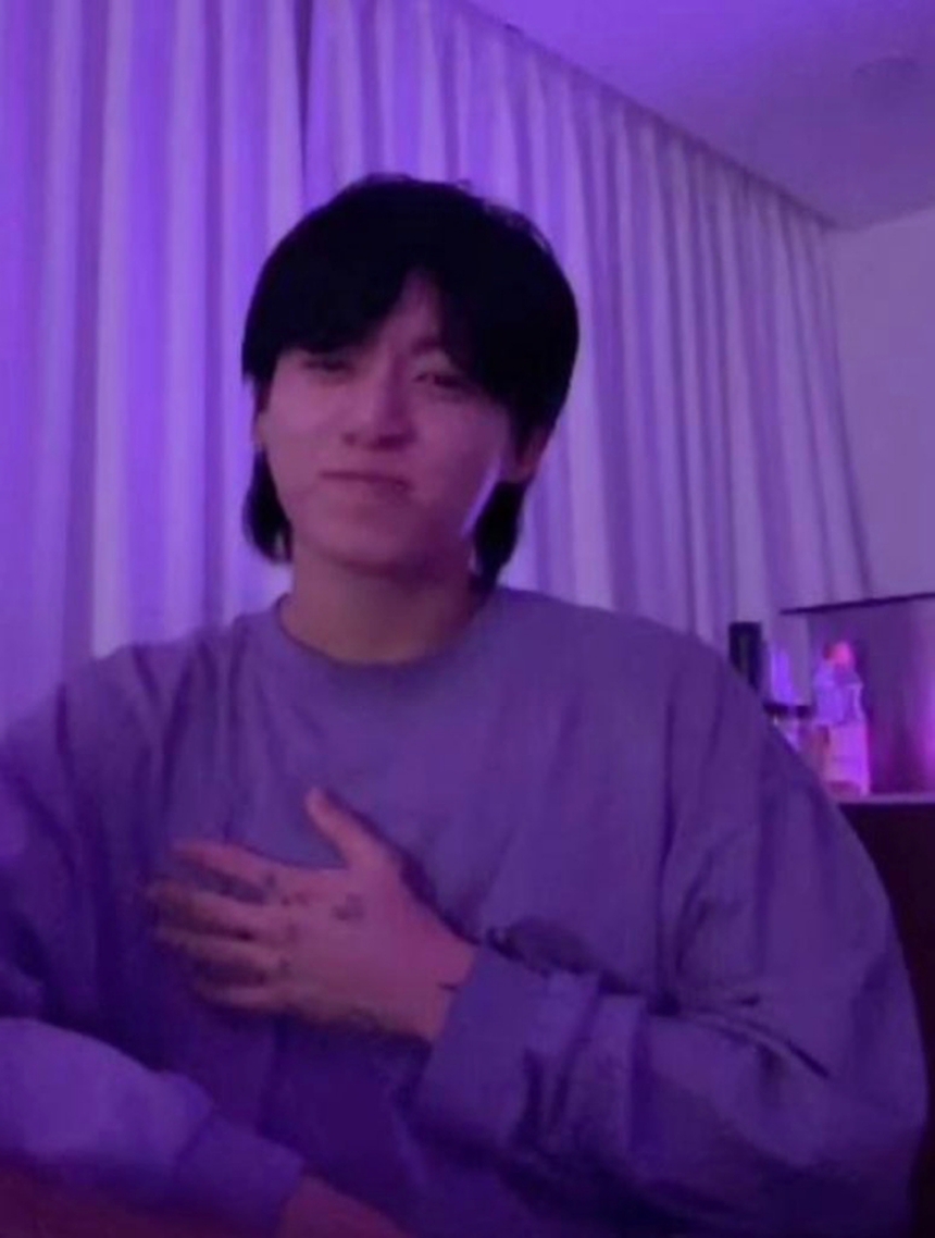 Jungkook BTS hé lộ album solo của V, lập tức tạo trend toàn cầu - Ảnh 1.