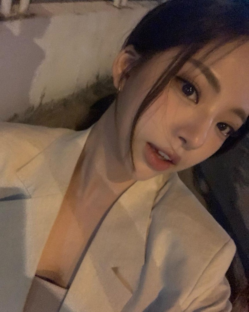 Rộ tin nam thần G-Dragon đang hẹn hò Á hậu Hàn Quốc 2022 - Ảnh 9.