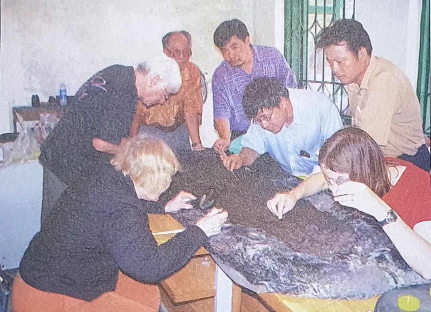 Đêm đêm rì rầm trong tiếng đất - Thế giới người lớn Đông Sơn (kỳ 1): Chiếc quan tài làm từ nửa con thuyền độc mộc - Ảnh 3. Đêm đêm rì rầm trong tiếng đất - Thế giới người lớn Đông Sơn (kỳ 1): Chiếc quan tài làm từ nửa con thuyền độc mộc - Ảnh 3.