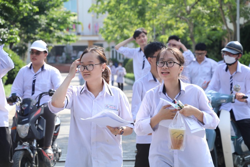 Hà Nội: Giao quyền giải quyết chuyển trường cho Hiệu trưởng - Ảnh 1. Hà Nội: Giao quyền giải quyết chuyển trường cho Hiệu trưởng - Ảnh 1.