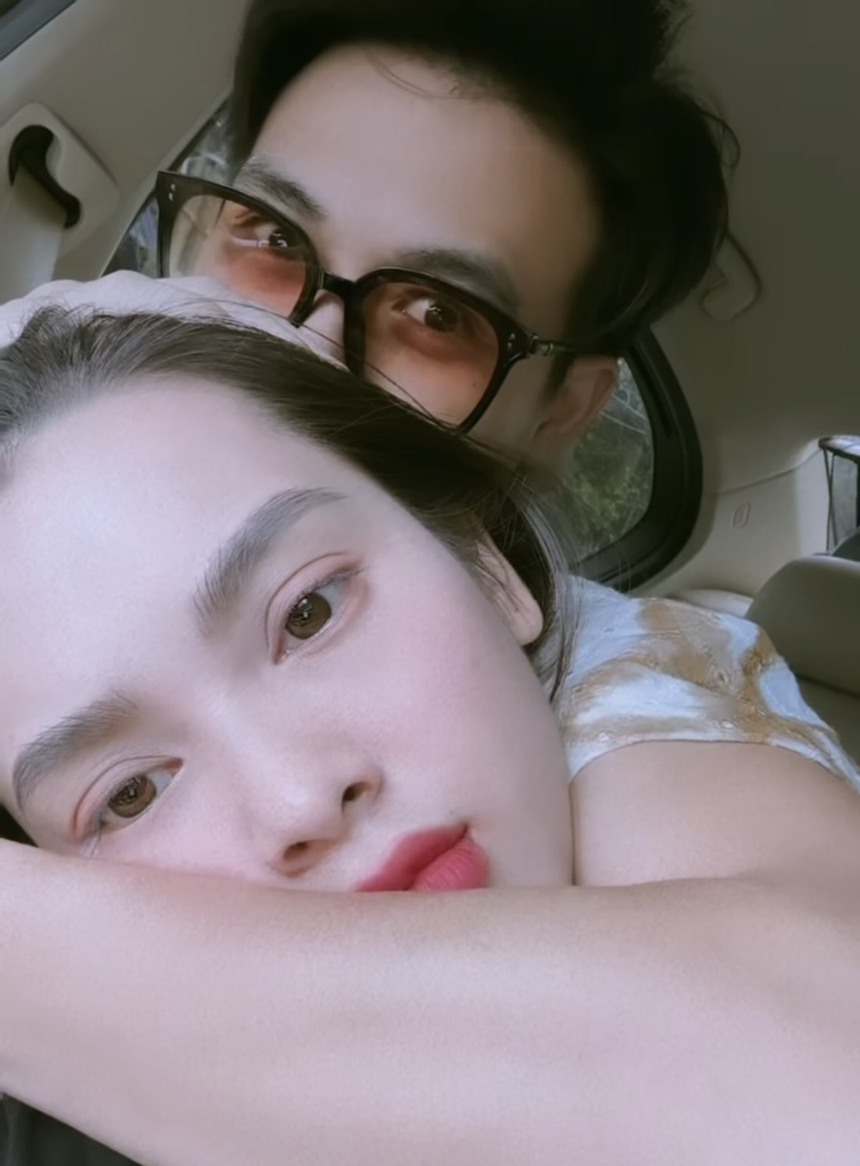 Sao Việt 27/7: Nam Em bất ngờ khoe 'chồng', Quỳnh Lương tình tứ bên bạn trai  - Ảnh 2.