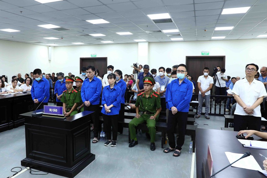 Cựu Phó Cục trưởng Cục Quản lý thị trường Trần Hùng bị phạt 9 năm tù về tội 'Nhận hối lộ” - Ảnh 2.