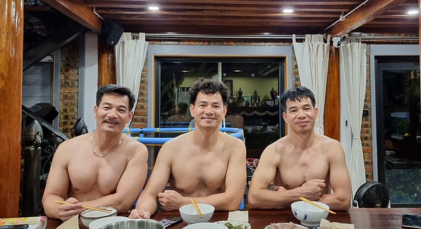 Sao Việt 27/7: Nam Em bất ngờ khoe 'chồng', Quỳnh Lương tình tứ bên bạn trai  - Ảnh 3.