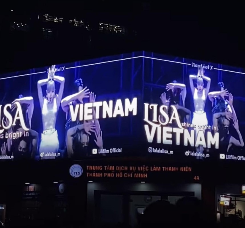 Fan Blackpink chi mạnh tay chào đón nhóm tới Việt Nam biểu diễn - Ảnh 2.