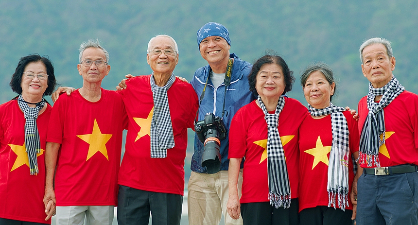 Nhiếp ảnh gia Nguyễn Á: 'Tôi đã chạm đến những điều không thể lường trước' - Ảnh 2. Nhiếp ảnh gia Nguyễn Á: 'Tôi đã chạm đến những điều không thể lường trước' - Ảnh 2.