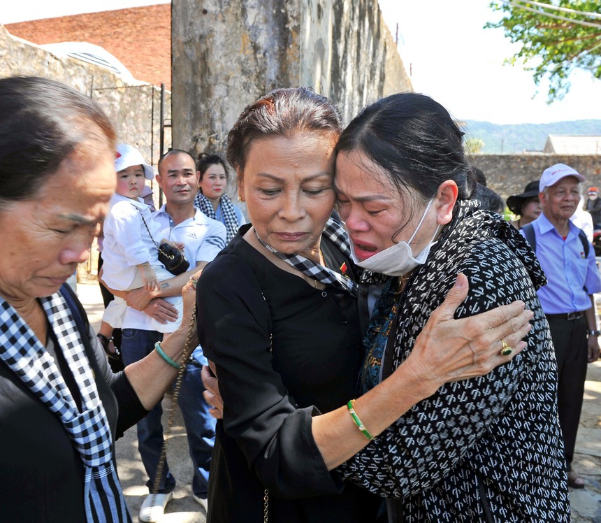 Nhiếp ảnh gia Nguyễn Á: 'Tôi đã chạm đến những điều không thể lường trước' - Ảnh 8. Nhiếp ảnh gia Nguyễn Á: 'Tôi đã chạm đến những điều không thể lường trước' - Ảnh 8.