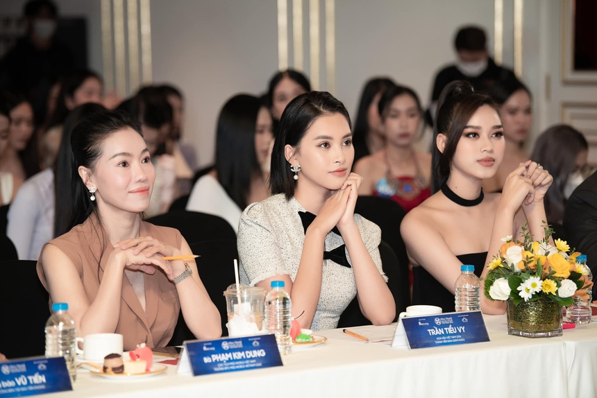 Cái giá mỗi lần đưa Hoa hậu đi thi quốc tế  - Ảnh 4.