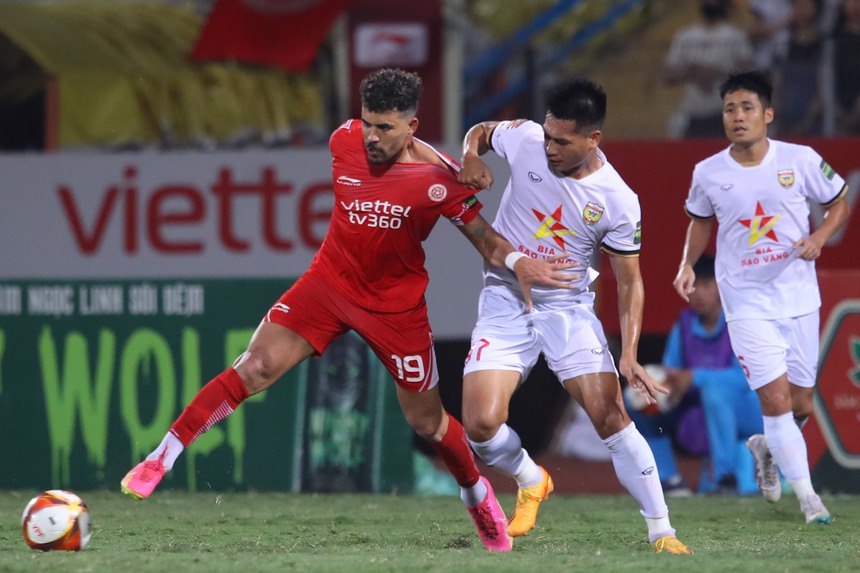 Đồng đội Salah giúp Hoàng Đức, Đức Chiến bùng nổ, Viettel sáng cửa vô địch - Ảnh 3. Đồng đội Salah giúp Hoàng Đức, Đức Chiến bùng nổ, Viettel sáng cửa vô địch - Ảnh 3.
