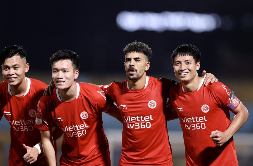 Đồng đội Salah giúp Hoàng Đức, Đức Chiến bùng nổ, Viettel sáng cửa vô địch - Ảnh 4. Đồng đội Salah giúp Hoàng Đức, Đức Chiến bùng nổ, Viettel sáng cửa vô địch - Ảnh 4.